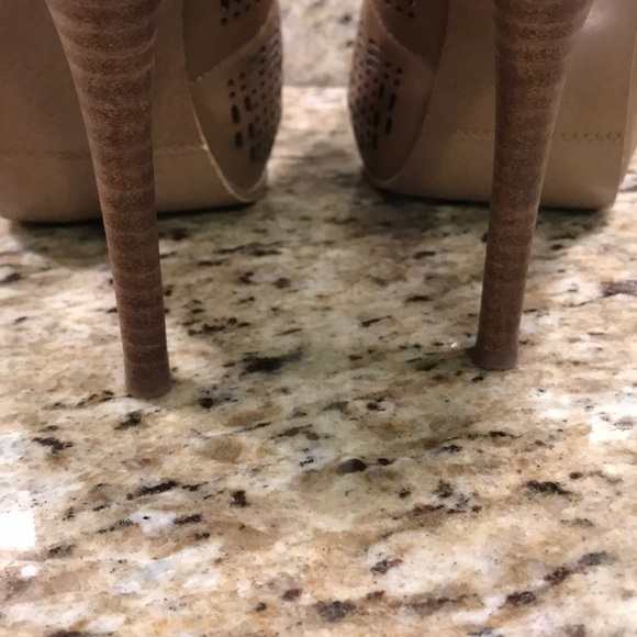 Eva & Zoe - Tan Laser Etched Peep Toe Heels - Picture 6 of 7